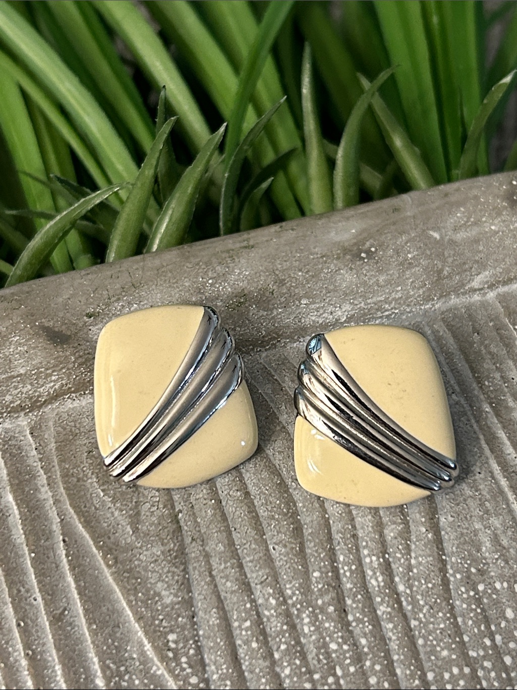 Final Dayvintage Signed Earrings Cream And Silver Post Backs Monet (?)